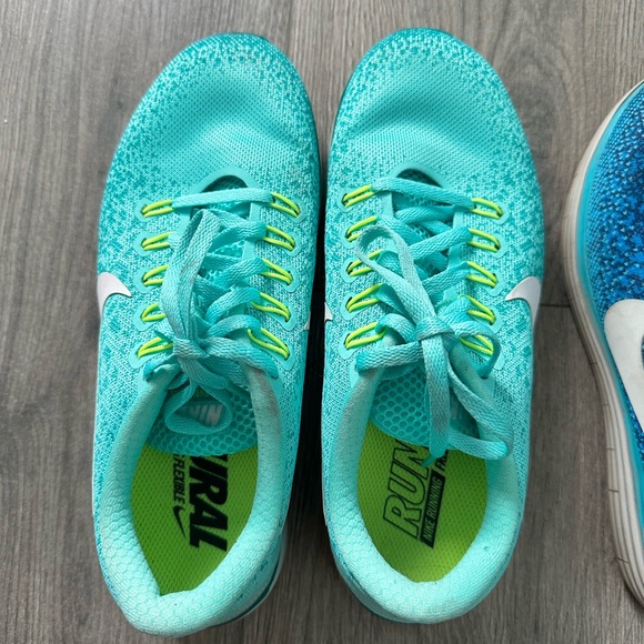 Nike Women’s Teal and Navy Running Shoes - Picture 4 of 5